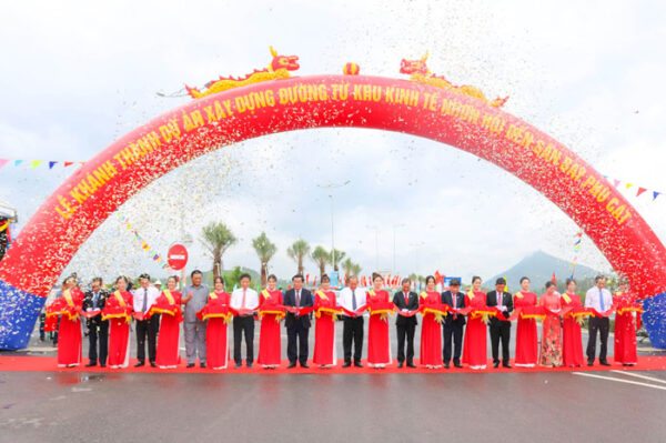 Lễ khánh thành đường trục từ khu kinh tế Nhơn Hội đến Sân bay Phù Cát